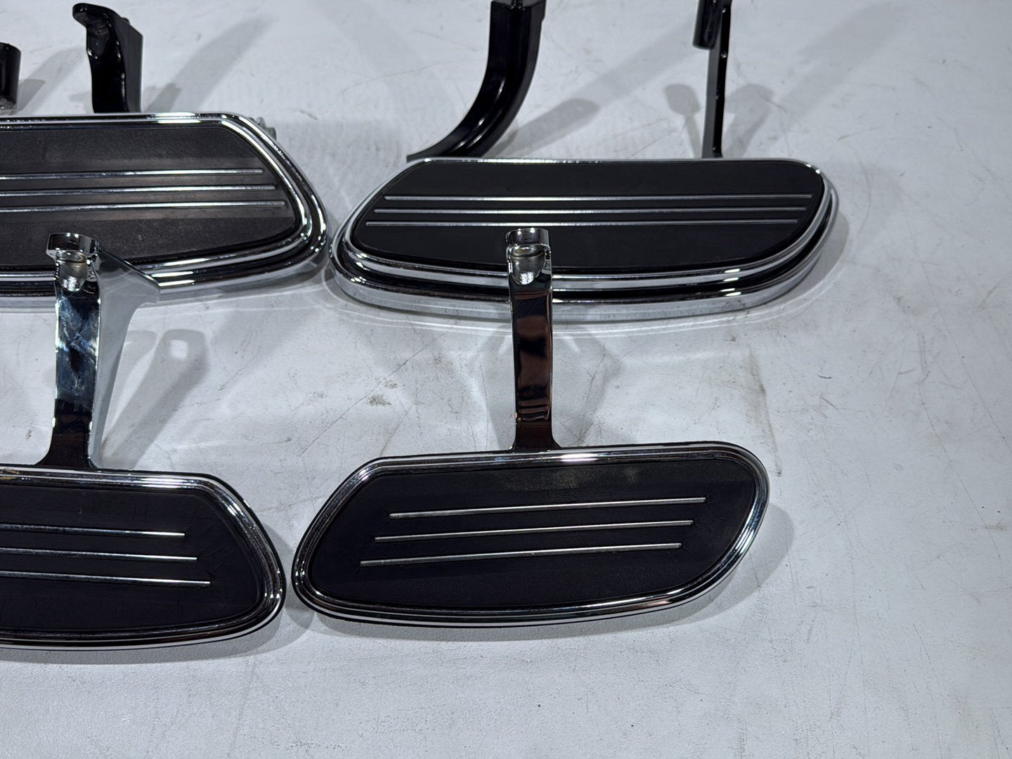 2010 Harley Street Glide Touring FLHX OEM Left Right Driver & Pass Floorboard Foot Rest