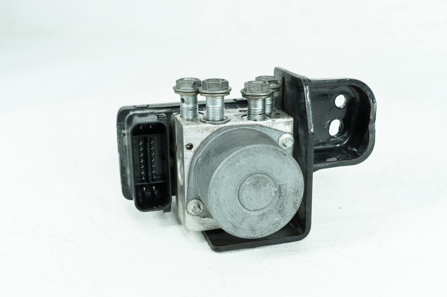 2007 - 2017 Harley-Davidson Dyna Wide Glide ABS Brake Pump & Control Module 48341-12