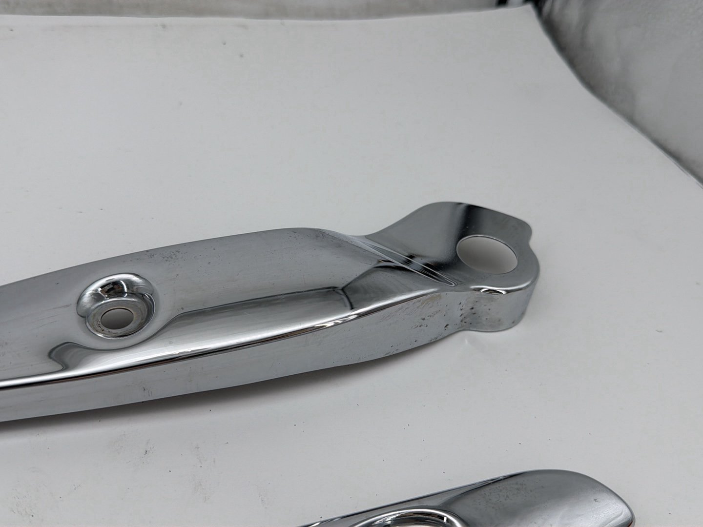 2008 Harley Dyna Fat Bob FXDF OEM Rear Left Right Fender Struts Bracket
