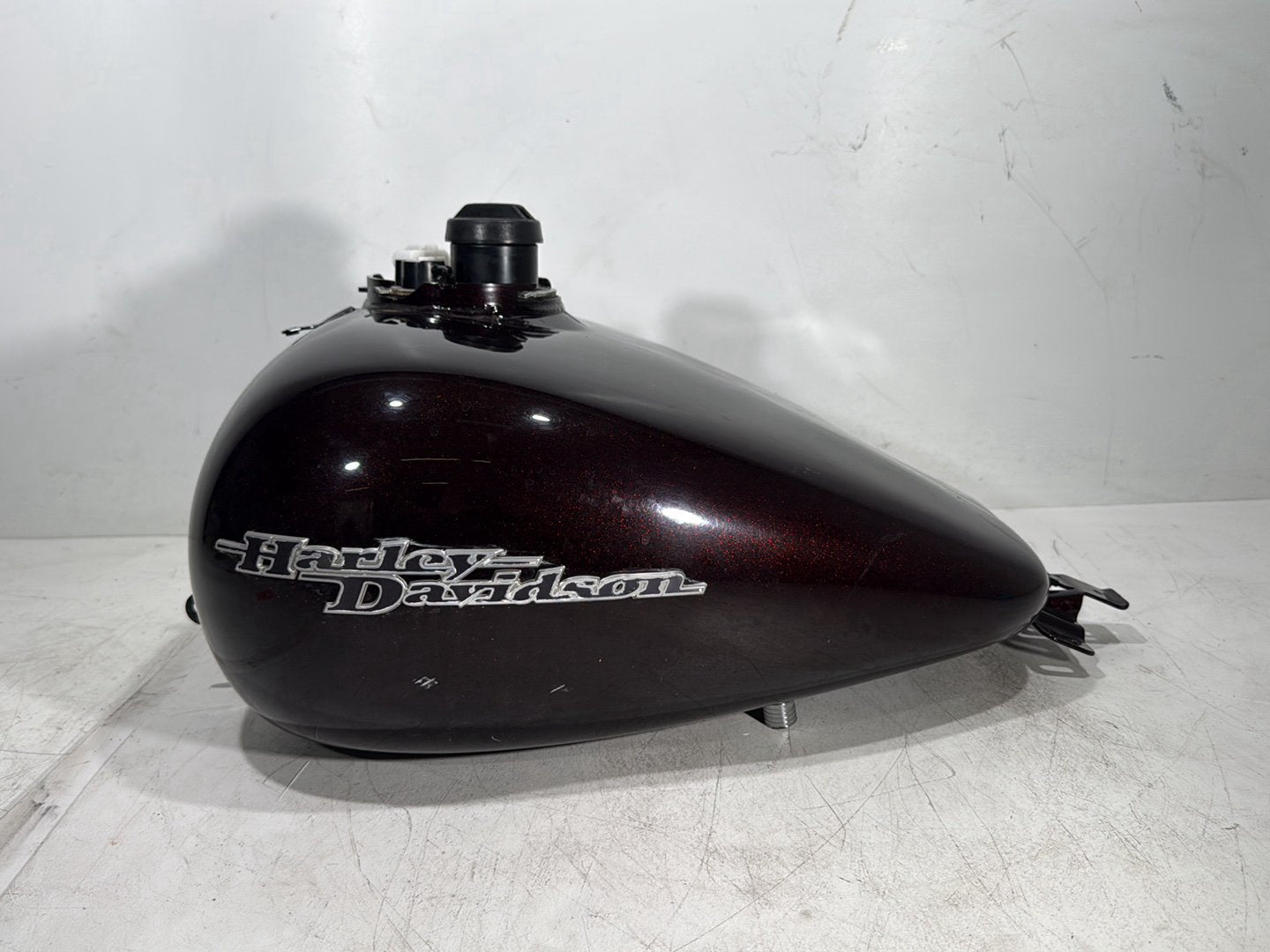 2011 Harley Street Glide Touring FLHX OEM Fuel Gas Tank Gasoline Reservoir