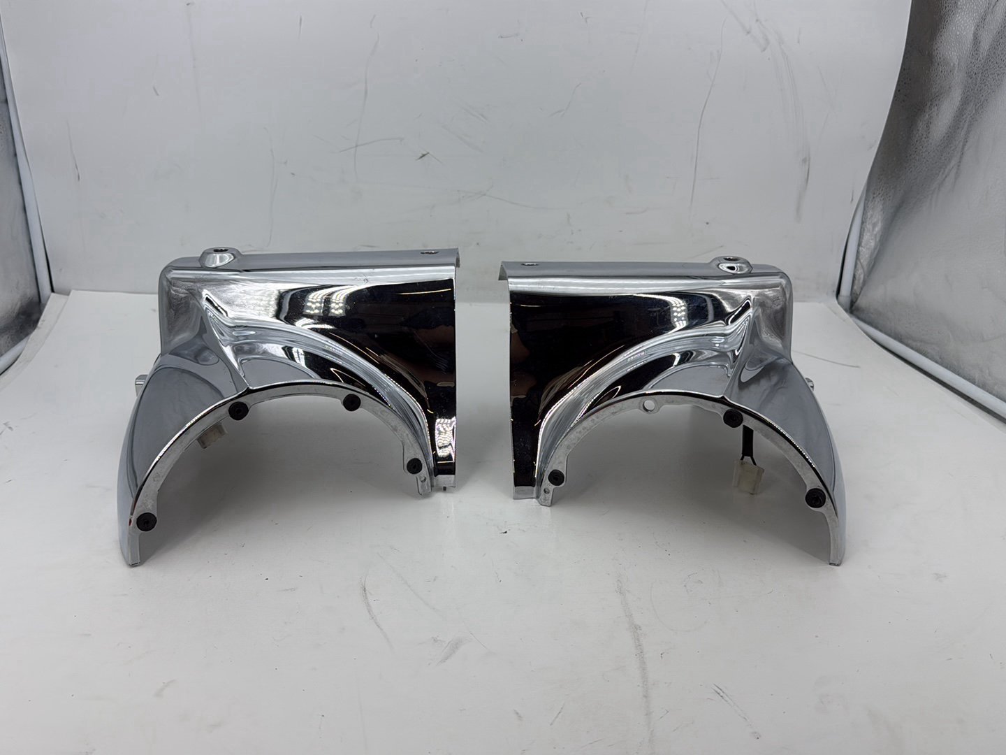 2011 Harley Road King Touring FLHRC Classic OEM Left & Right Headlamp Nacelle Covers