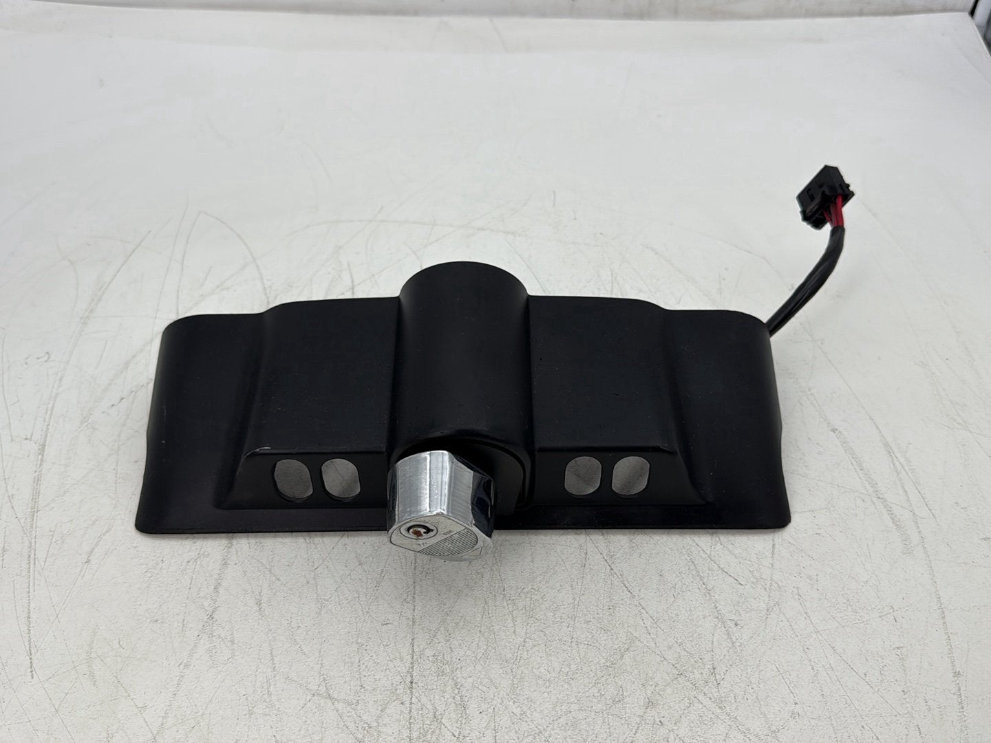 2000 Harley Touring Electra Glide Ultra Dash Ignition Cap Switch Lockset NO Key