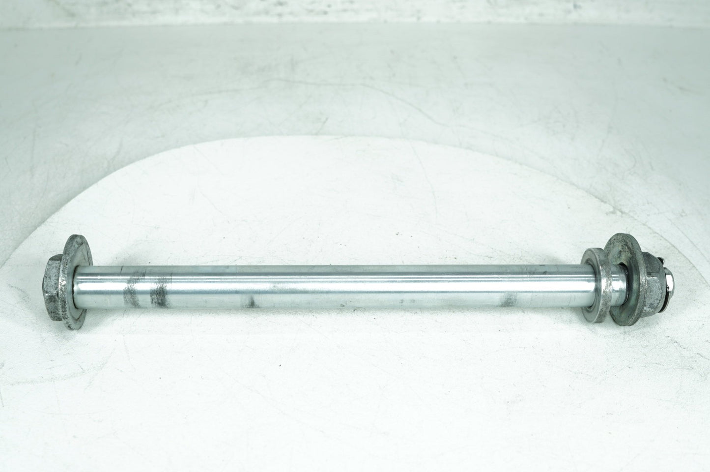 2008 - 2016 Harley-Davidson Touring Electra Glide Ultra Rear Wheel Axle Bolt Shaft 	43000002