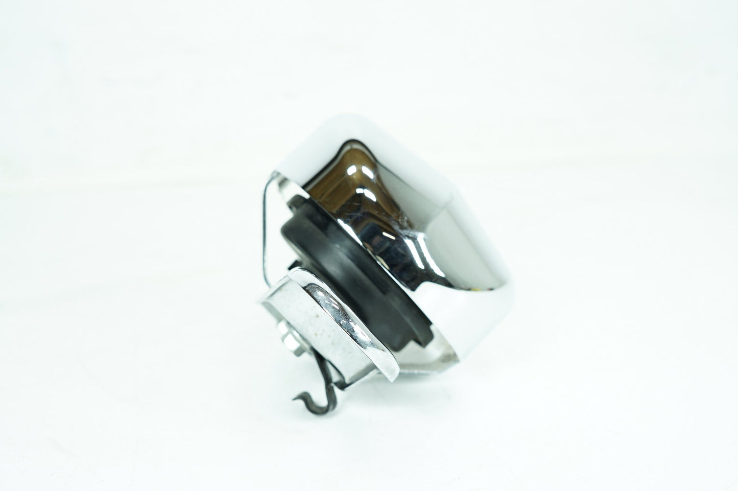 2007 - 2012 Harley-Davidson Touring Electra Glide Ultra Horn Signal Klaxon Chrome Cover 69060-90F