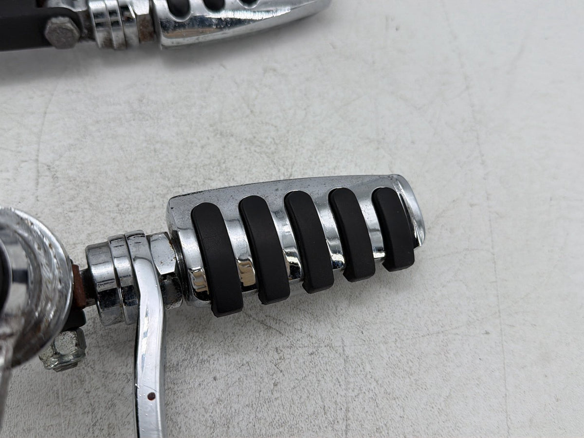 2005 Harley Dyna Wide Glide FXDWG OEM Left Right Foot Brake Control Pegs