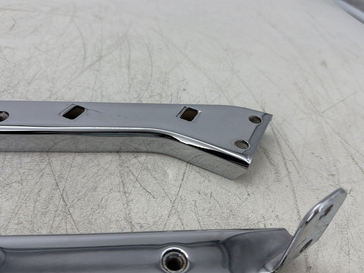 2004 Harley Road King Touring Custom FLHRSI OEM Left Right Saddlebag Fender Struts Brackets