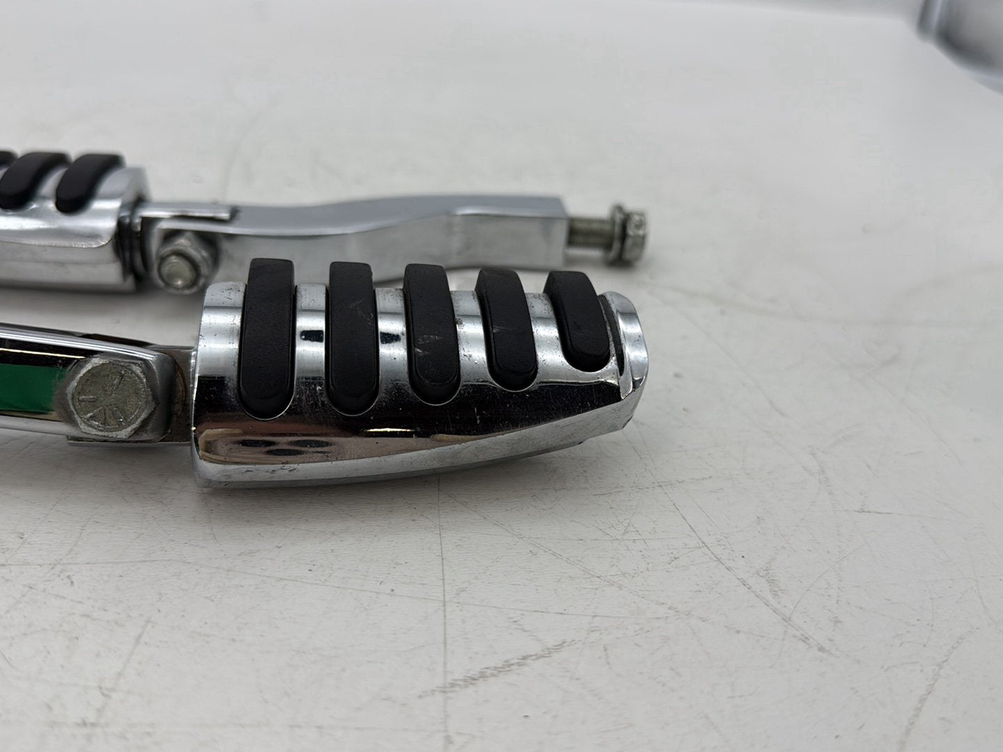 2002 Harley Dyna FXD Super Glide OEM Passenger Left & Right Foot Pegs