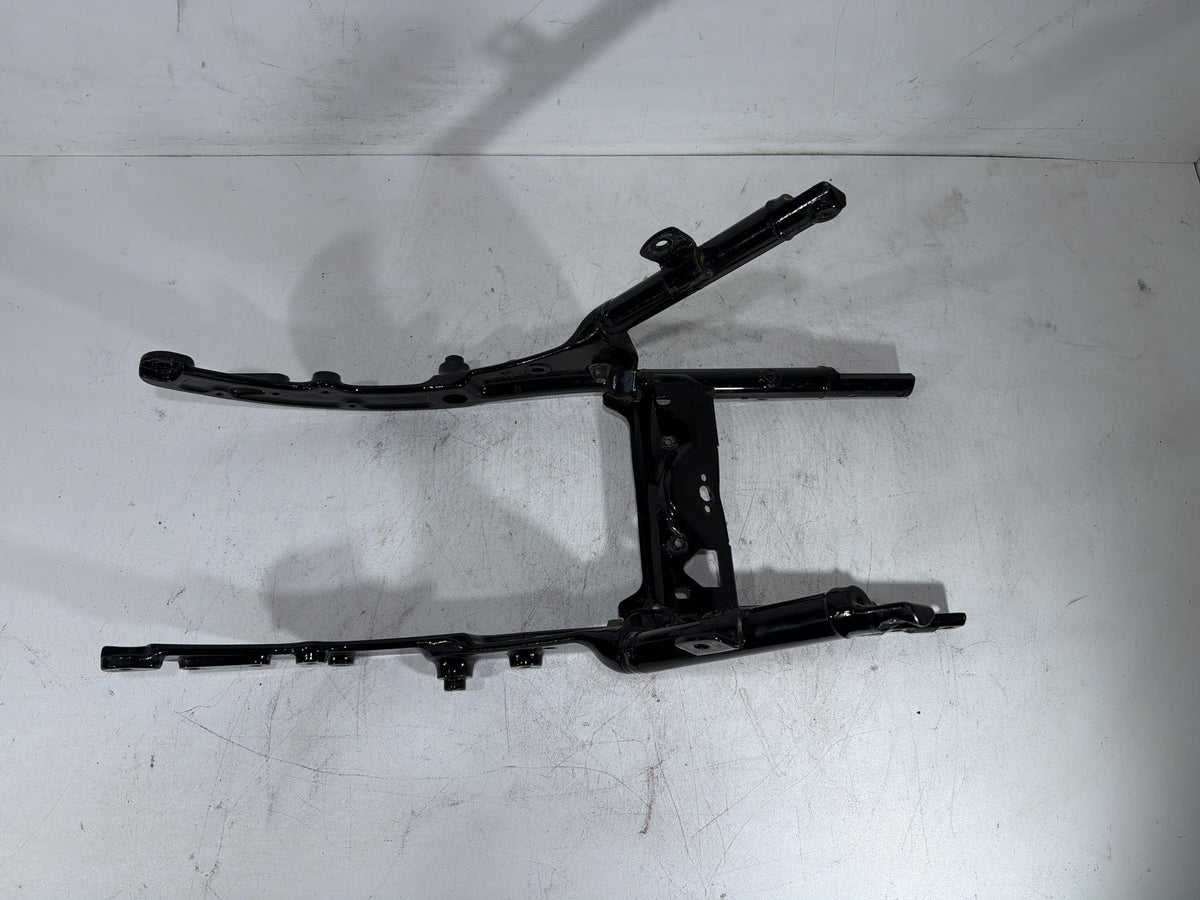 2015 Harley Electra Glide Touring OEM Rear Back Sub Frame Rail Bar 48079-09BHP