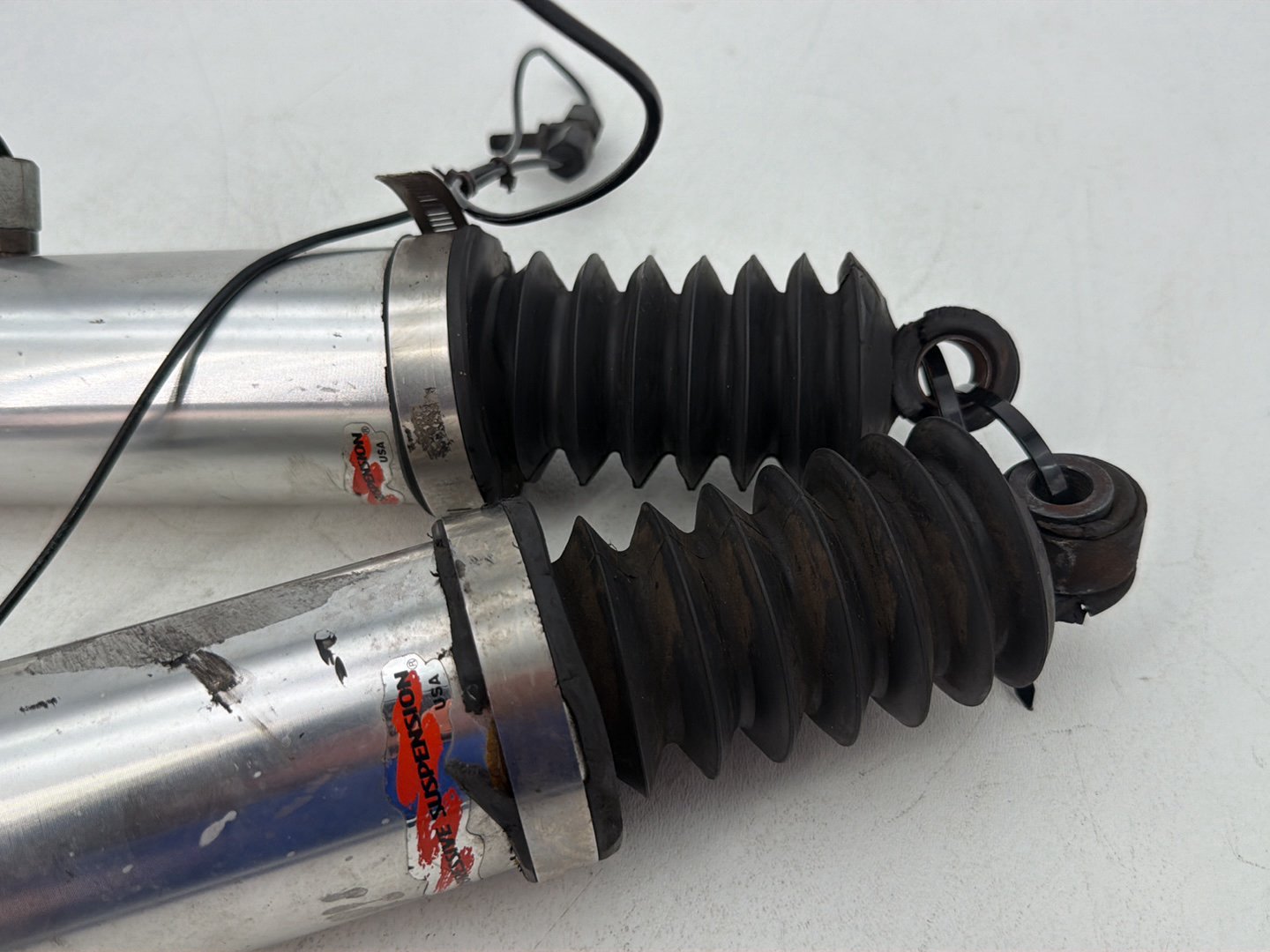 1984 - 1998 Harley-Davidson Touring Electra Glide Classic Rear Left Right Shock Absorbers Progressive Suspension