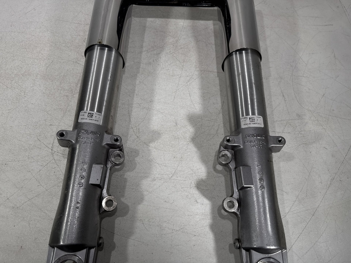2012 Harley Street Glide Touring Front Triple Tree Set & LH RH Fork Legs Sliders
