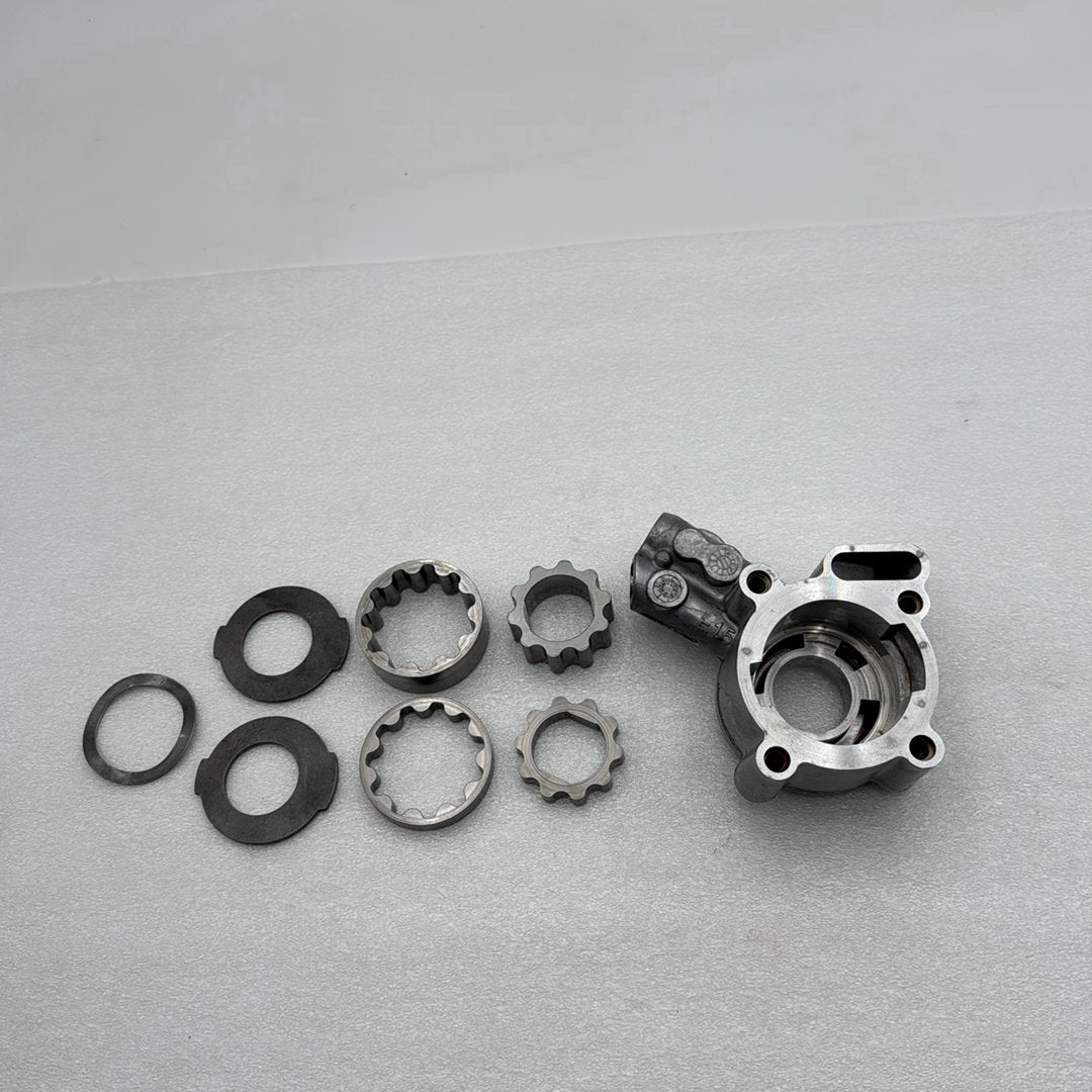 2012 - 2018 Harley-Davidson Dyna Switchback Twin Cam Engine Oil Pump Cover 26277-06  	25675-06
