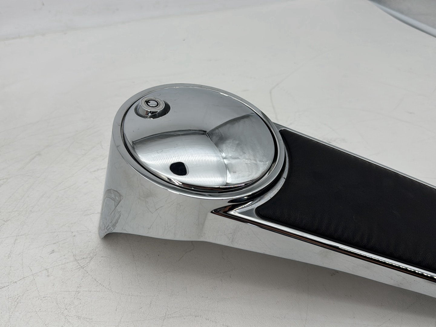 1999 - 2006 Harley-Davidson Touring Electra Glide Classic Fuel Gas Tank Dash Console NOKey