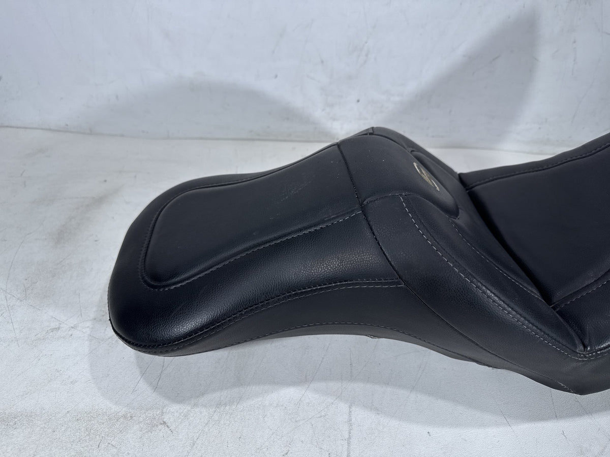 2005 Harley Dyna Wide Glide Passenger Rider Driver Seat Saddle SADDLEMAN Torn