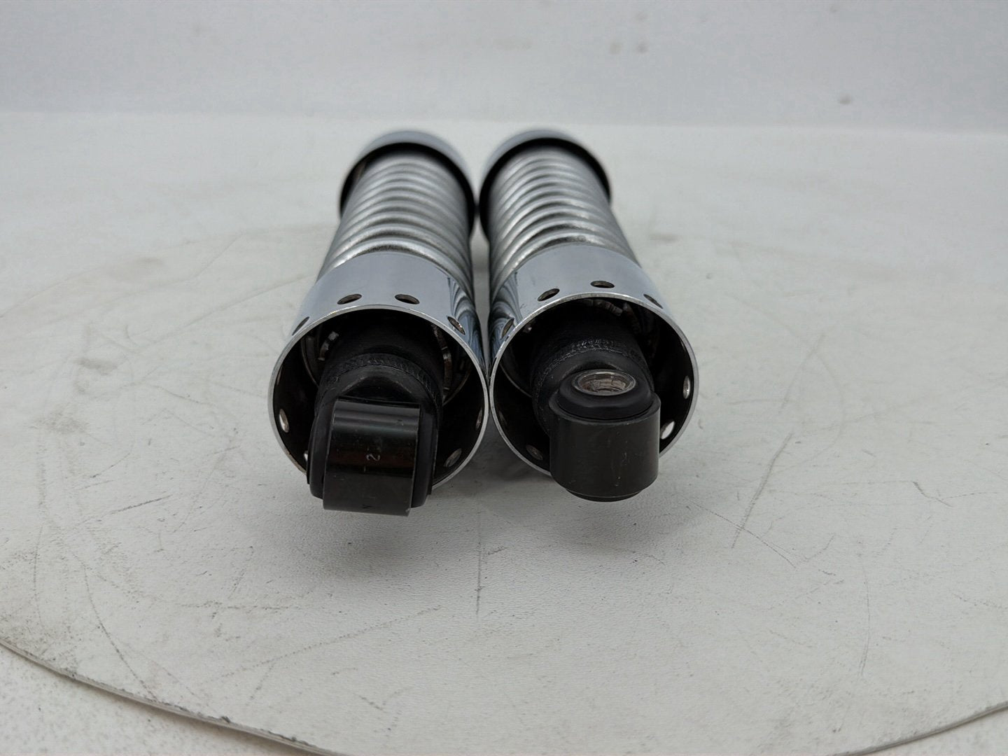 2007 - 2017 Harley-Davidson Dyna Super Glide Custom Rear Left Right Shock Absorbers 54512-90A