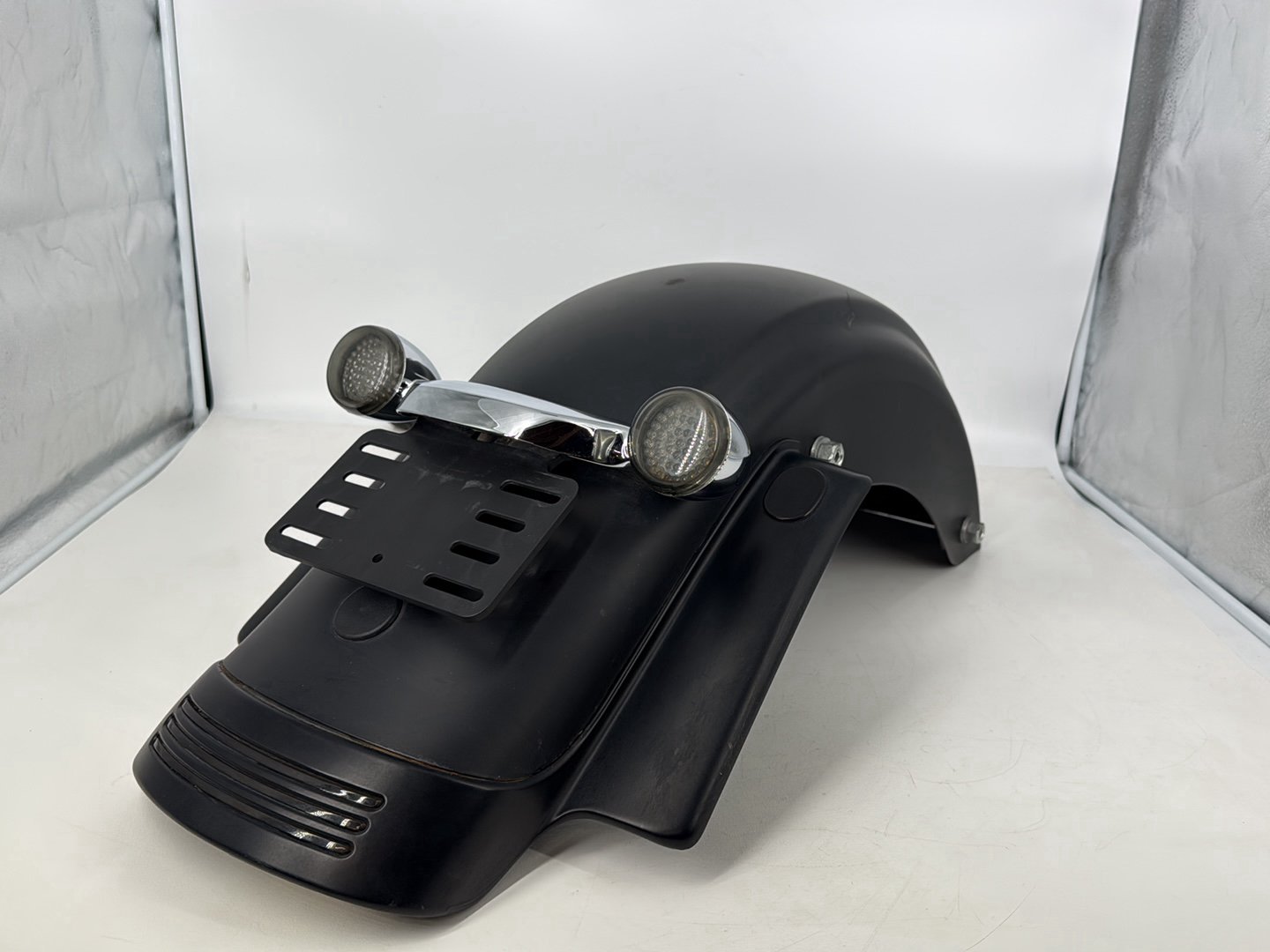 2008 - 2016 Harley-Davidson Touring Street Glide Rear Wheel Fender & Turn Signals Bar 59731-09