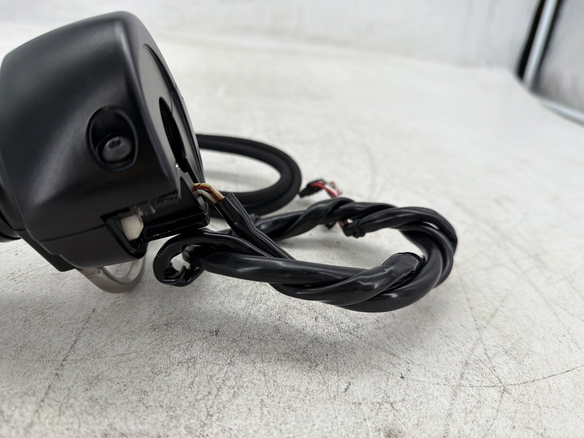 2012 Harley Dyna Fat Bob FXDF 103 OEM Right Engine Start Kill Switches Controls