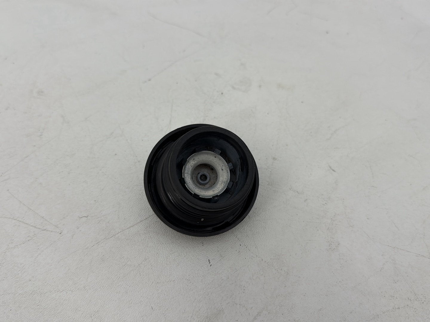 2007 - 2011 Harley-Davidson Touring Electra Glide Ultra Fuel Gas Tank Cap Bushing Hub 61274-92