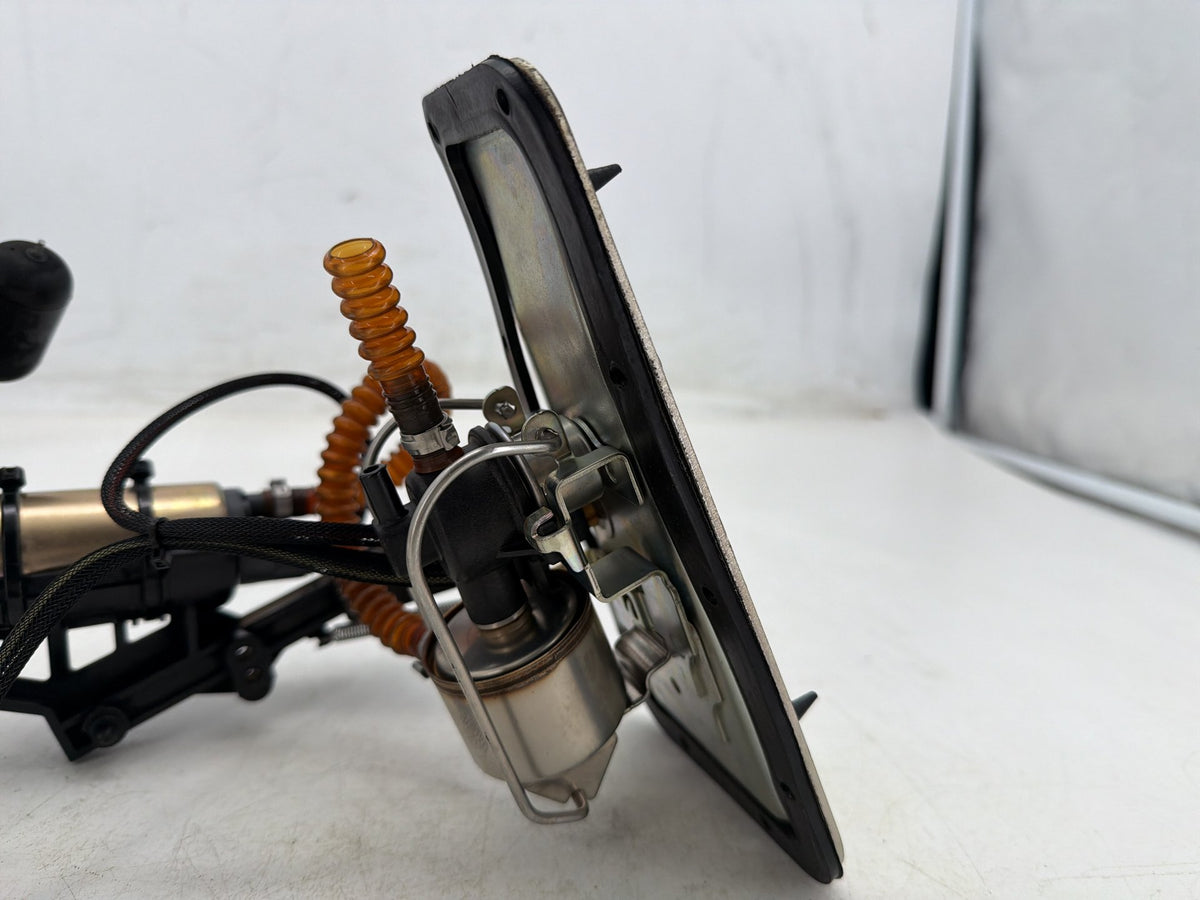 2006 Harley Softail Deuce FXSTDI OEM Fuel Pump Gas Gasoline Petrol Sending CARB