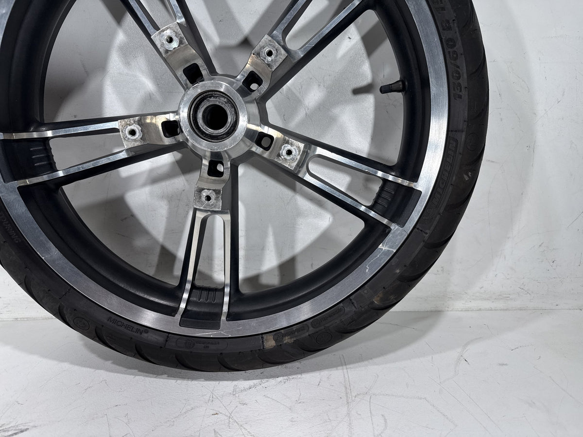 2006 Harley Street Glide Touring FLHX OEM Front Wheel Rim Tire 130/60B19 19"