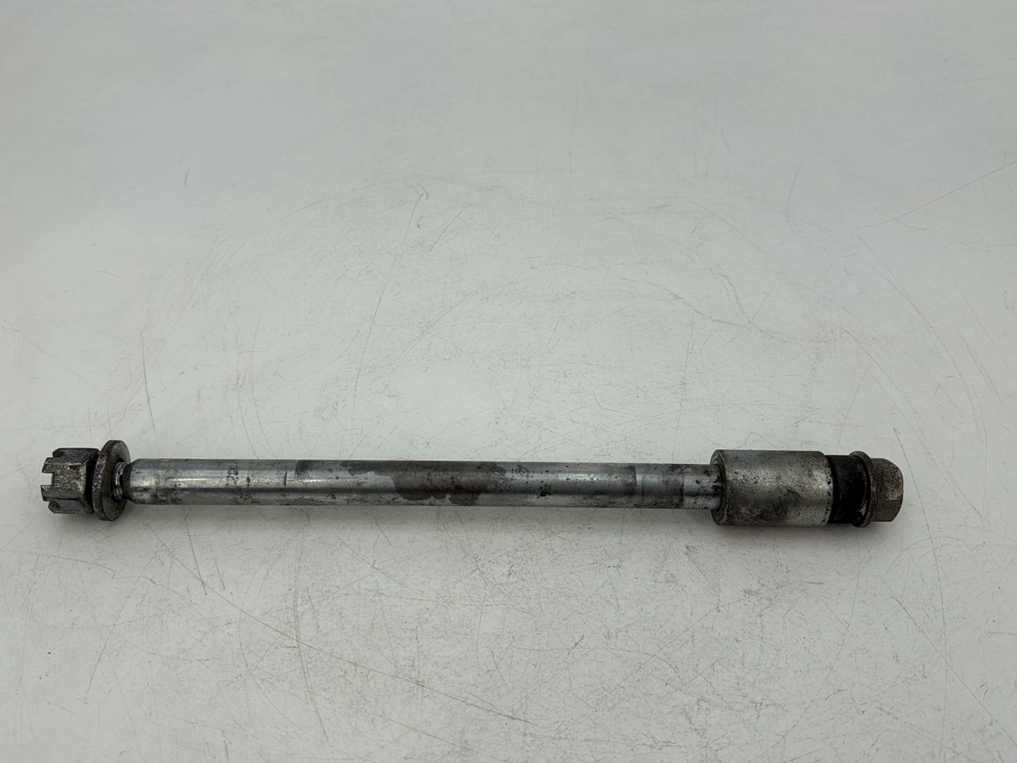 1999 - 2006 Harley-Davidson Dyna Super Glide Rear Wheel Axle Bolt Shaft  	41114-90