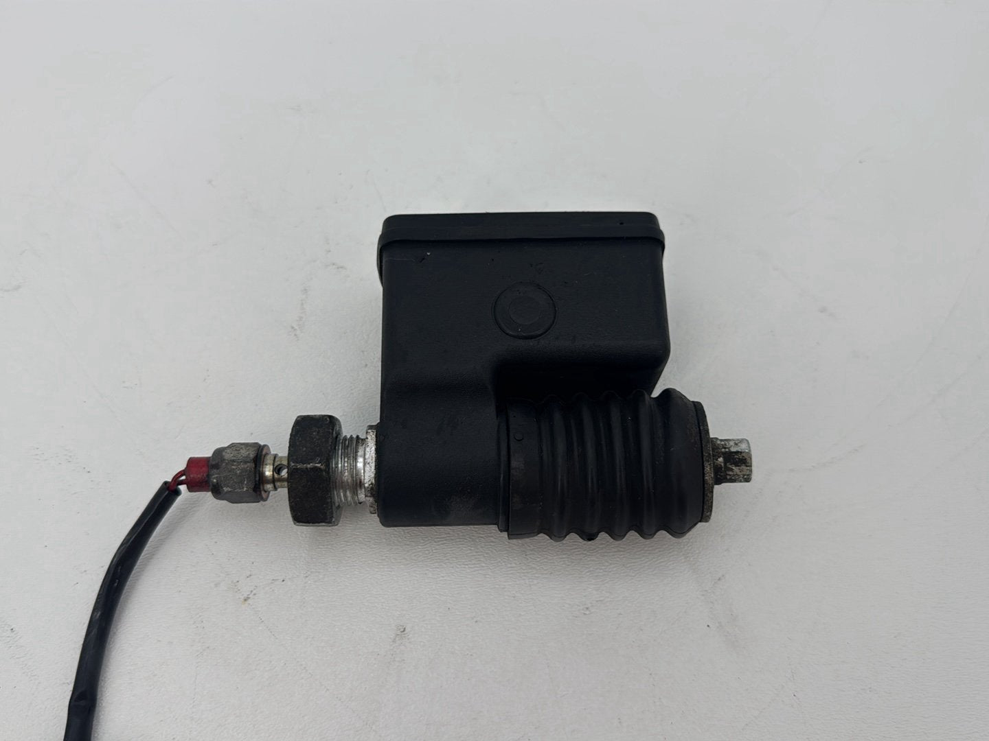 1999 - 2006 Harley-Davidson Dyna Low Rider Rear Brake Master Cylinder Reservoir