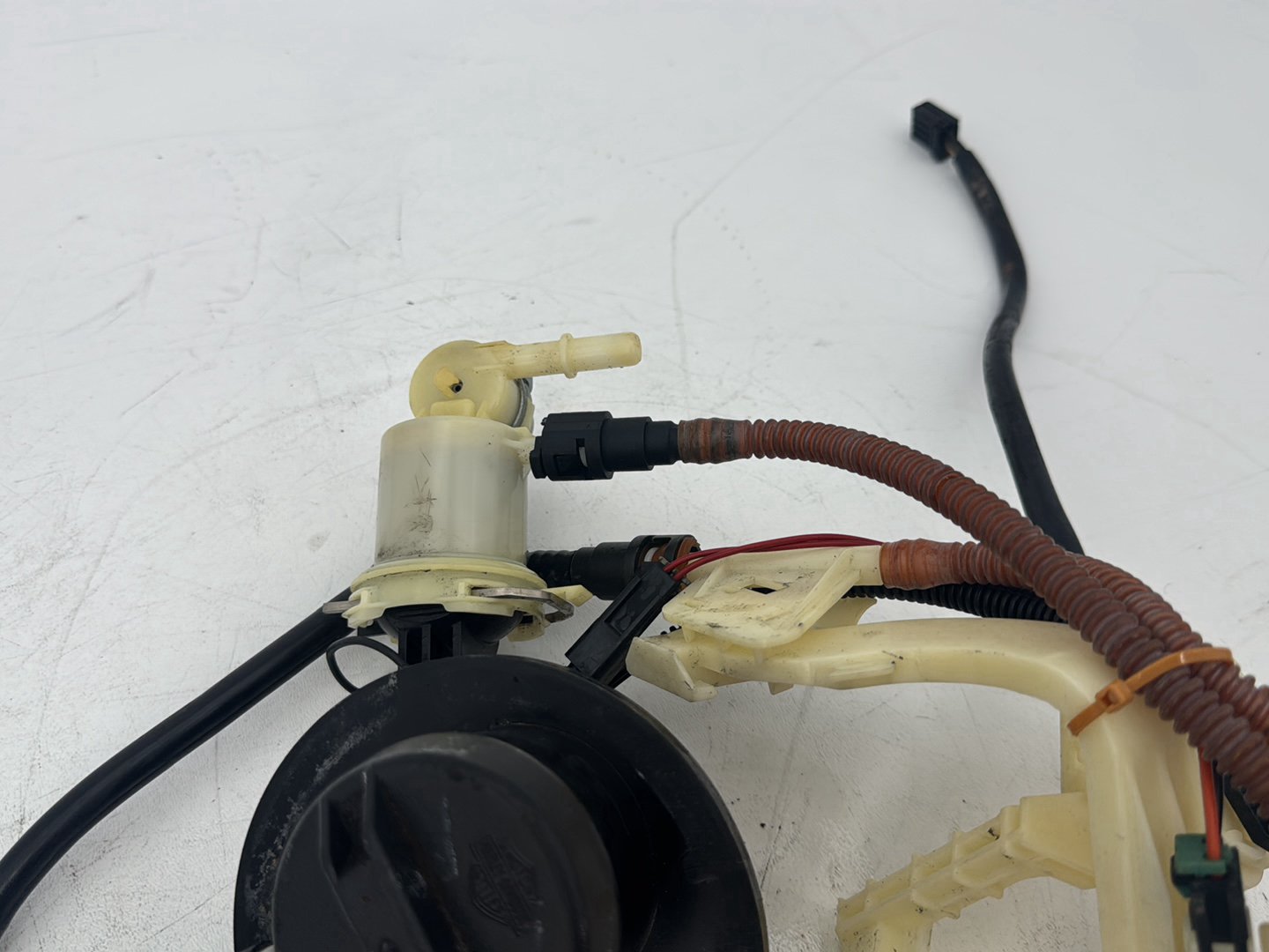 2008 Harley Touring FLHT Electra Glide OEM Fuel Pump Gas Gasoline Petrol Sending