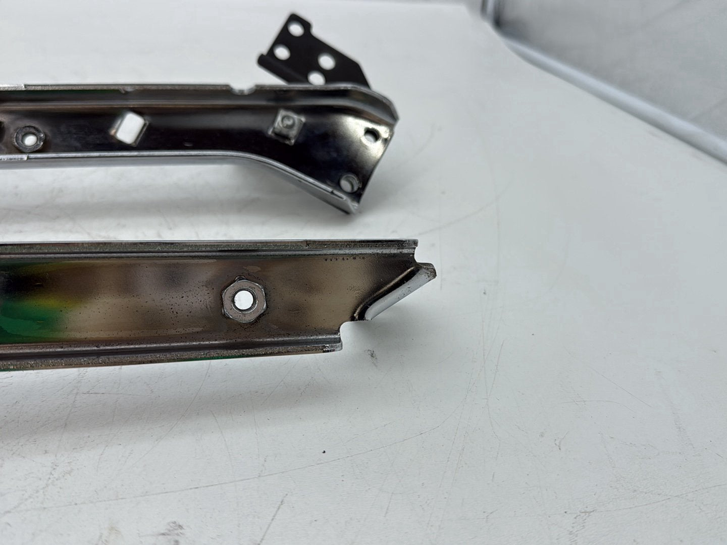 2005 Harley Touring FLHRCI Road King Classic OEM Rear Left & Right Saddlebag Fender Support