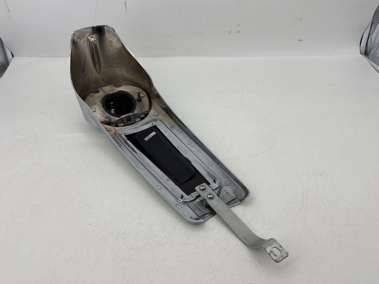 2019 - 2023 Harley-Davidson Touring Street Glide Fuel Gas Tank Dash Console NOKey 69214-08
