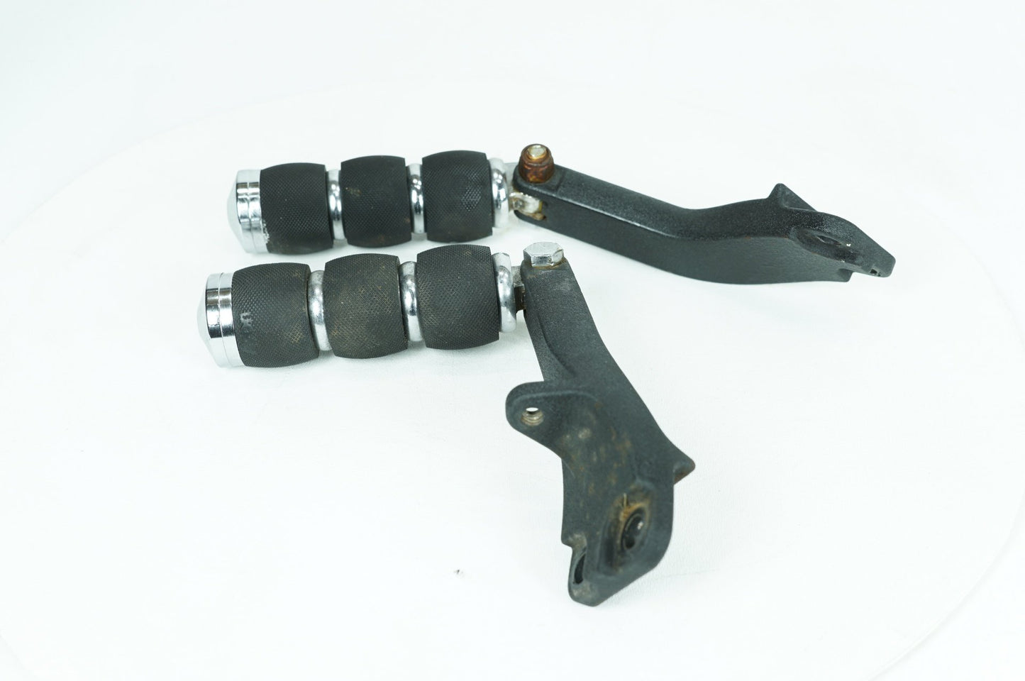 2007 - 2016 Harley-Davidson Dyna Super Glide Custom Passenger Left & Right Foot Pegs 49224-06A