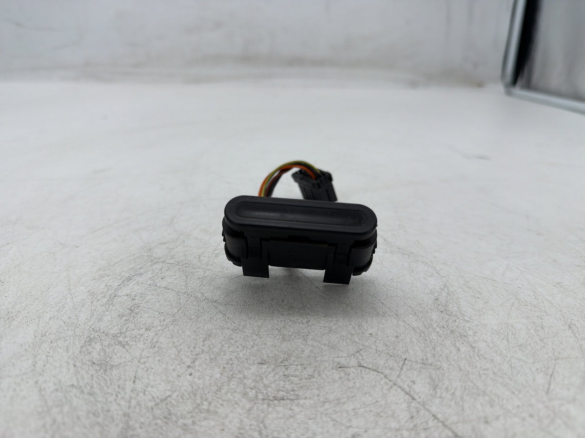 13 Harley Street Glide Touring FLHX OEM Dash Indicator Lamp Wire Plug 68789-96A