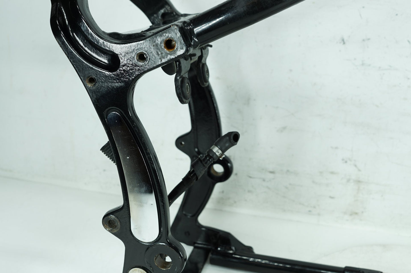 1999 - 2006 Harley-Davidson Softail Fat Boy Body Main Frame Chassis SLVG  	47008-00C