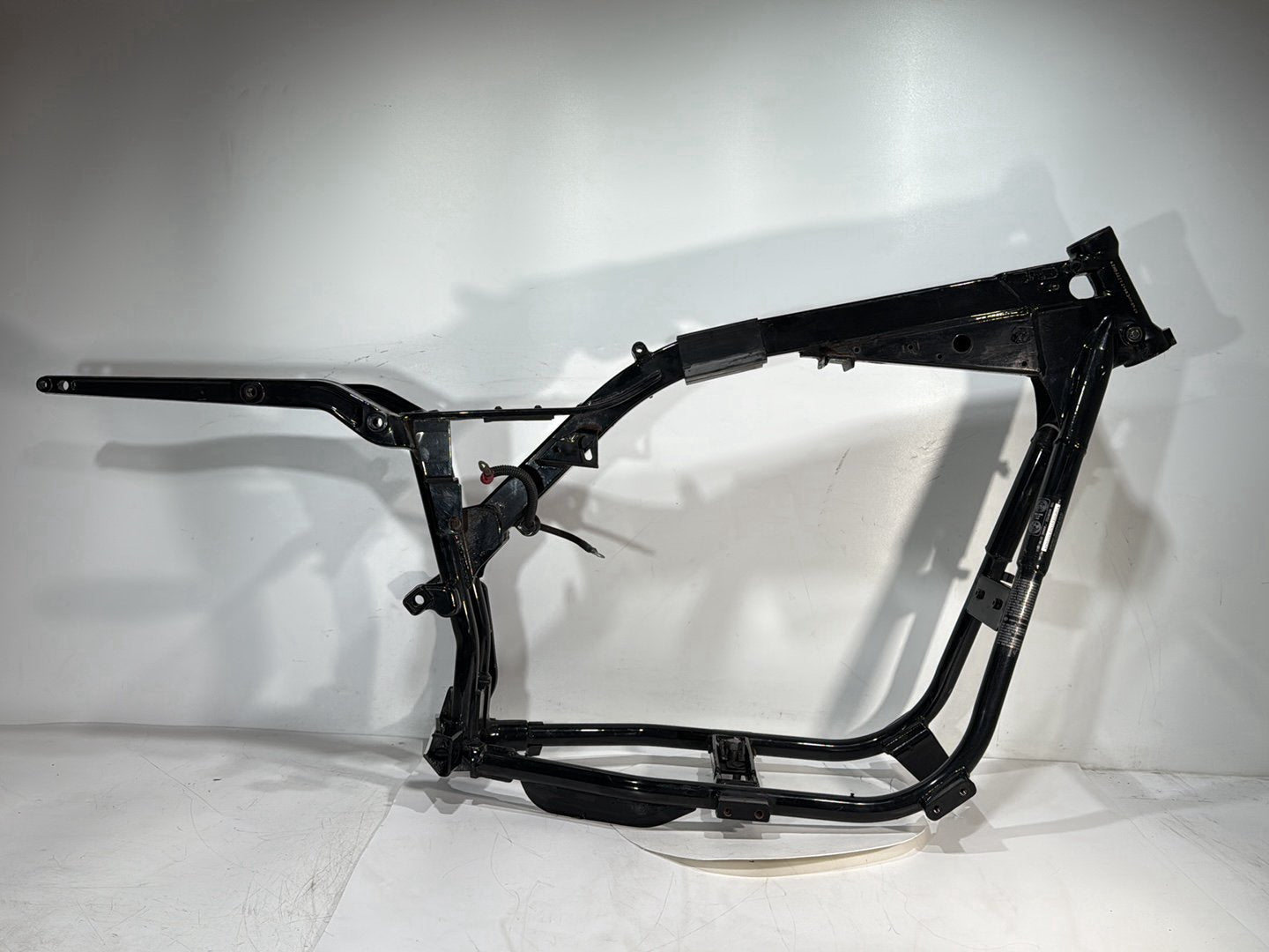 2005 Harley Dyna FXDWG Wide Glide OEM Body Main Frame Chassis CLN CLR