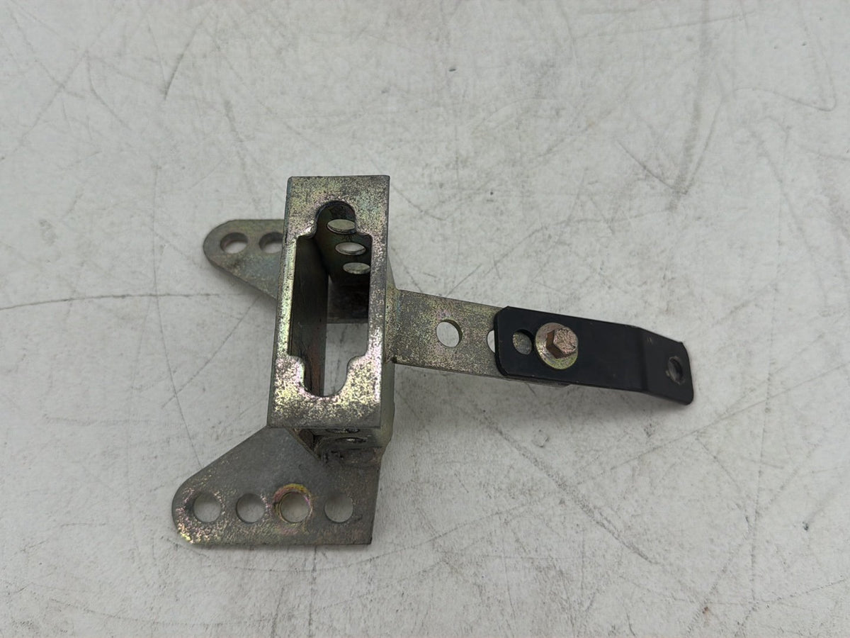 2006 Harley Electra Glide Touring Ultra FLHTCUI OEM Driver Rider Backrest Bracket Mount 52589-09A