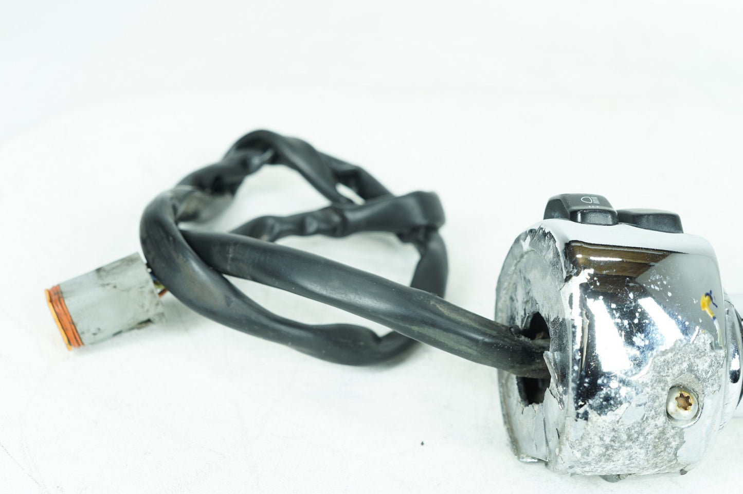 1999 - 2006 Harley-Davidson Softail Fat Boy Left Turn Signal Headlight Switches Controls  	71685-06A