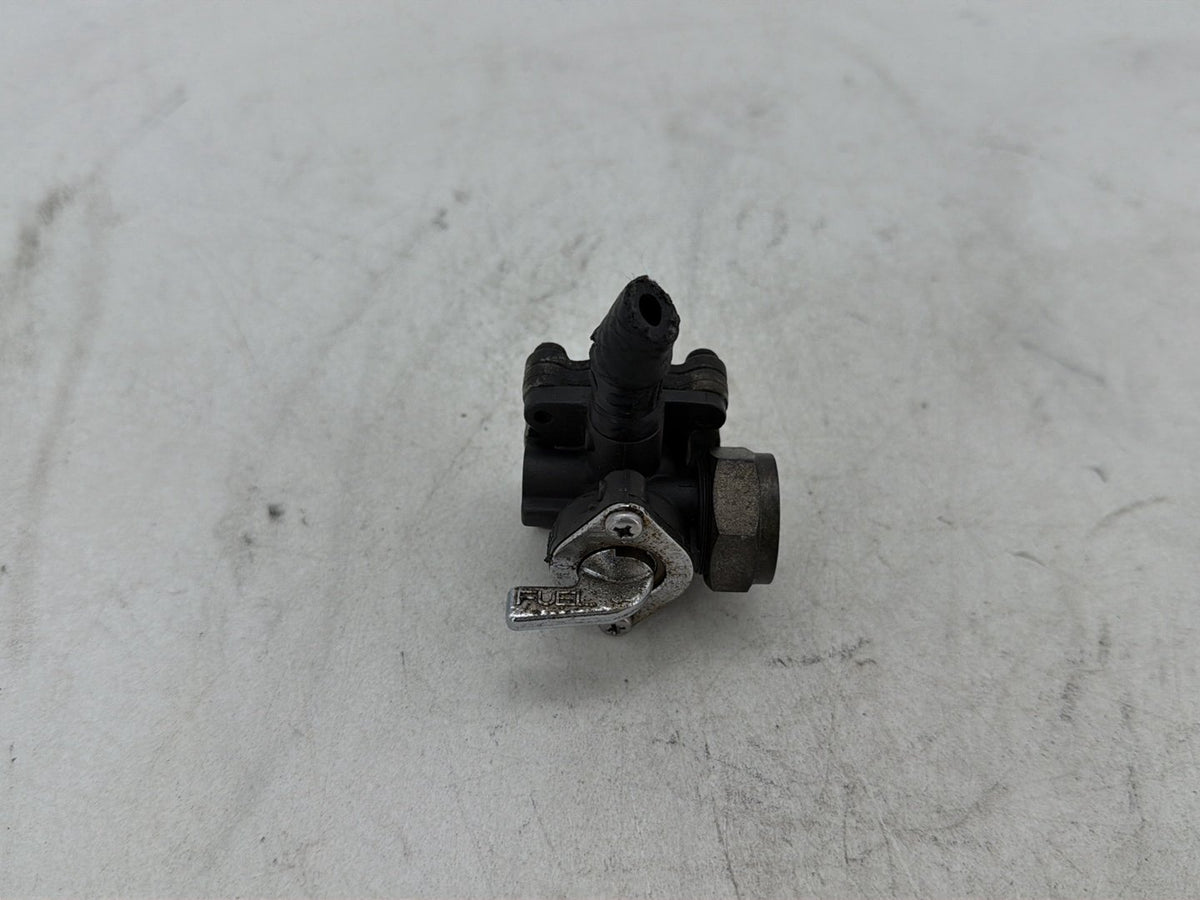 2001 Harley Electra Glide Touring FLHT OEM Petrol Gasoline Gas Tank Fuel Petcock