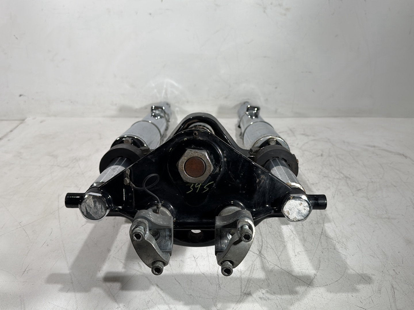 2006 Harley Touring FLHTCI Electra Glide Classic OEM Front Triple Tree Set & LH RH Fork Legs Sliders