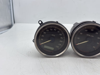 2007 Harley Touring FLHTCU Electra Glide Ultra OEM Air Oil Volt Fuel Tacho Speedo Gauges