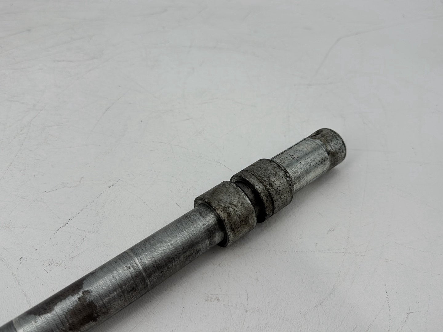 1999 - 2006 Harley-Davidson Touring Electra Glide Classic Front Wheel Axle Bolt Shaft