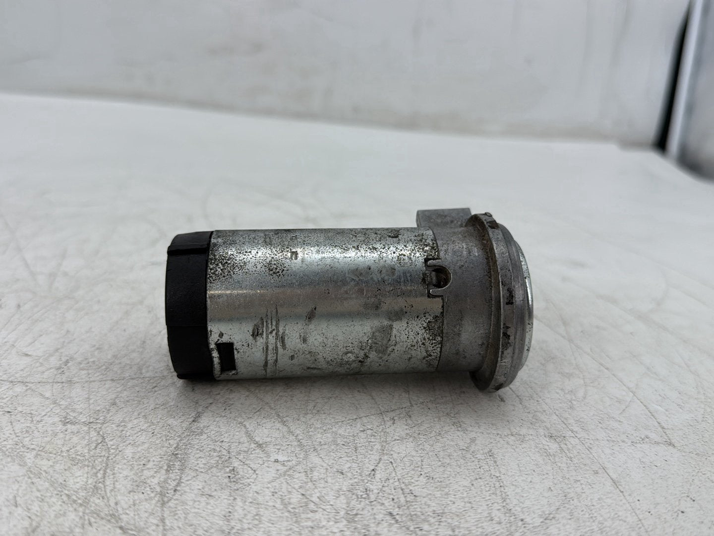 2005 Harley Electra Glide Touring Ultra FLHTCUI OEM EVAP Vapor Charcoal Fuel Emission Canister