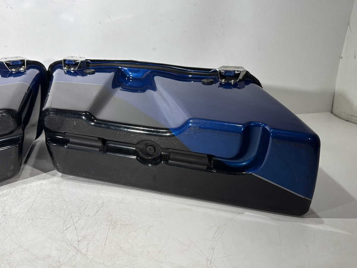 2010 Harley Touring Electra Glide Ultra OEM Left Right Saddlebags Luggage NOKey