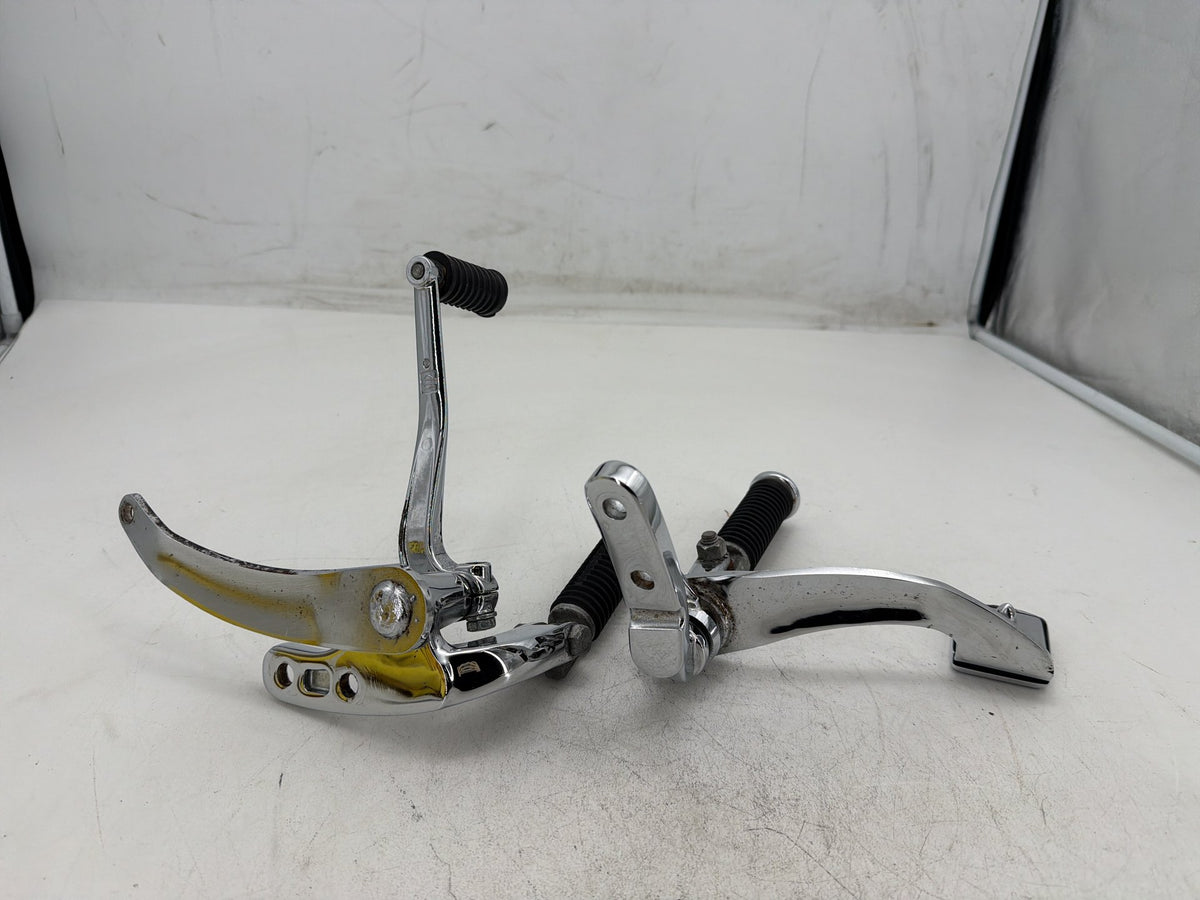 2005 Harley Dyna Super Glide Custom FXDC OEM Left Right Foot Brake Control Pegs
