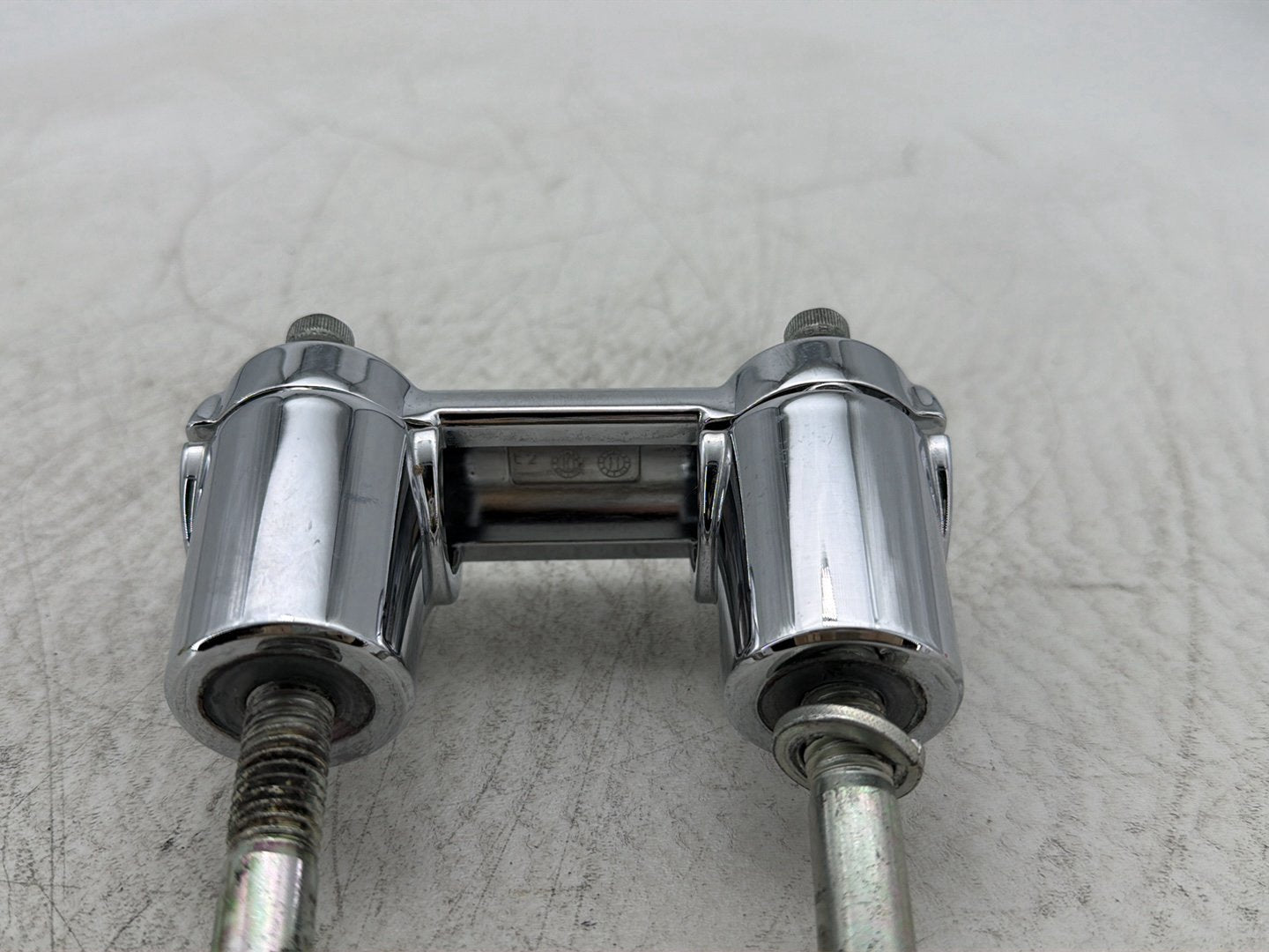 2011 Harley Heritage Softail Classic FLSTC OEM Front Handlebar Riser Top Clamp Chrome