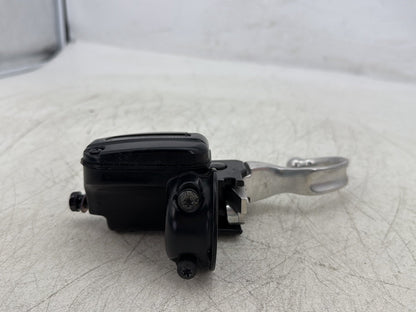 2011 Harley Street Glide Touring FLHX OEM Front Right Brake Lever Master Cylinder