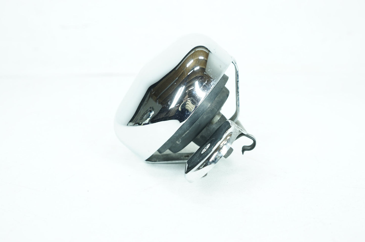 2000 - 2006 Harley-Davidson Dyna Street Bob Horn Signal Klaxon Chrome Cover 69012-93A