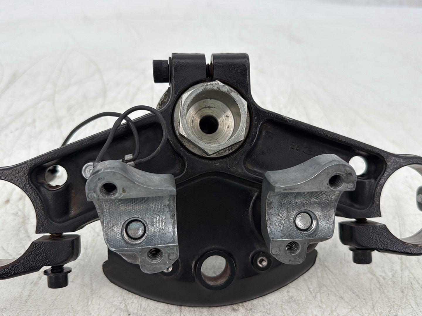2016 Harley Road King Touring FLHR OEM Front Fork Upper Triple Tree Clamps