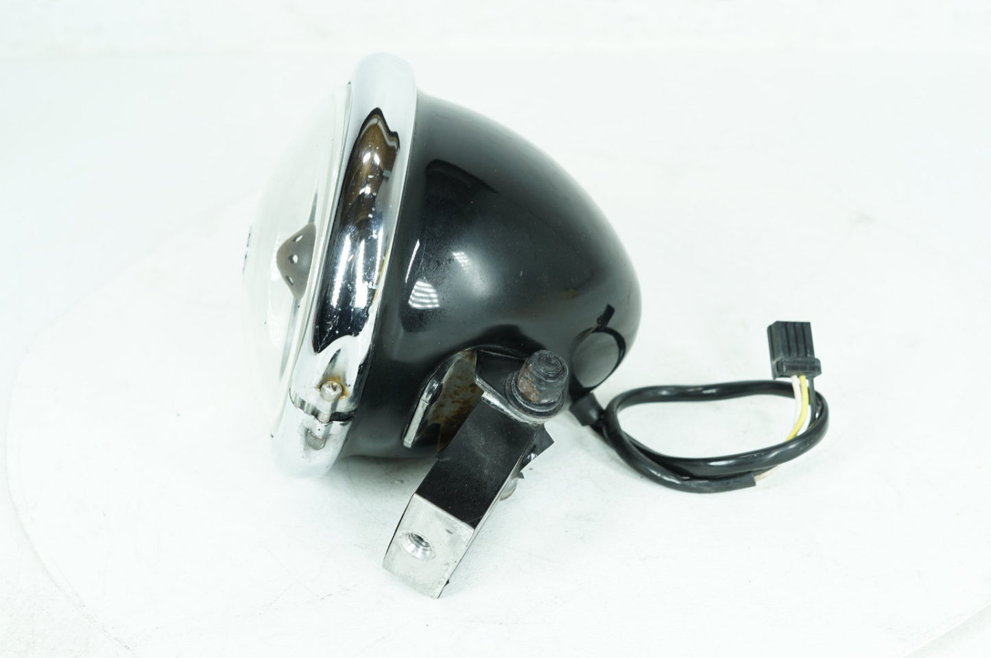 2007 - 2017 Harley-Davidson Dyna Wide Glide Headlight Headlamp Head Light Halogen  	68787-10