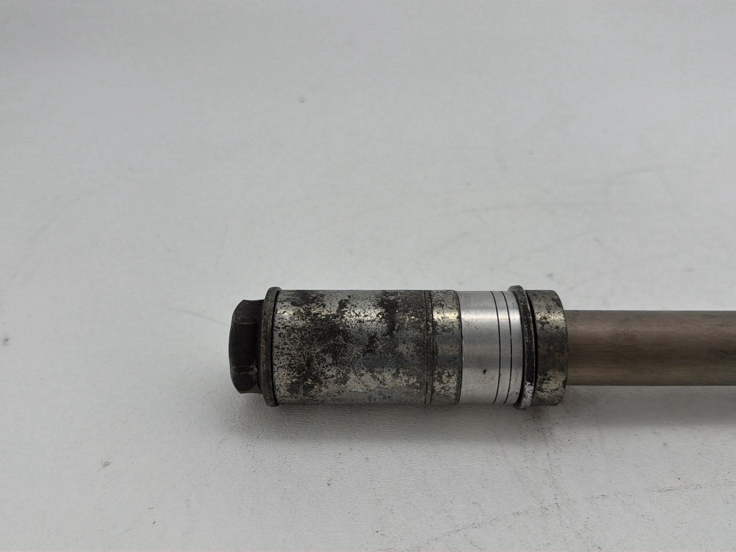 2011 Harley Heritage Softail Classic FLSTC OEM Front Wheel Axle Bolt Shaft