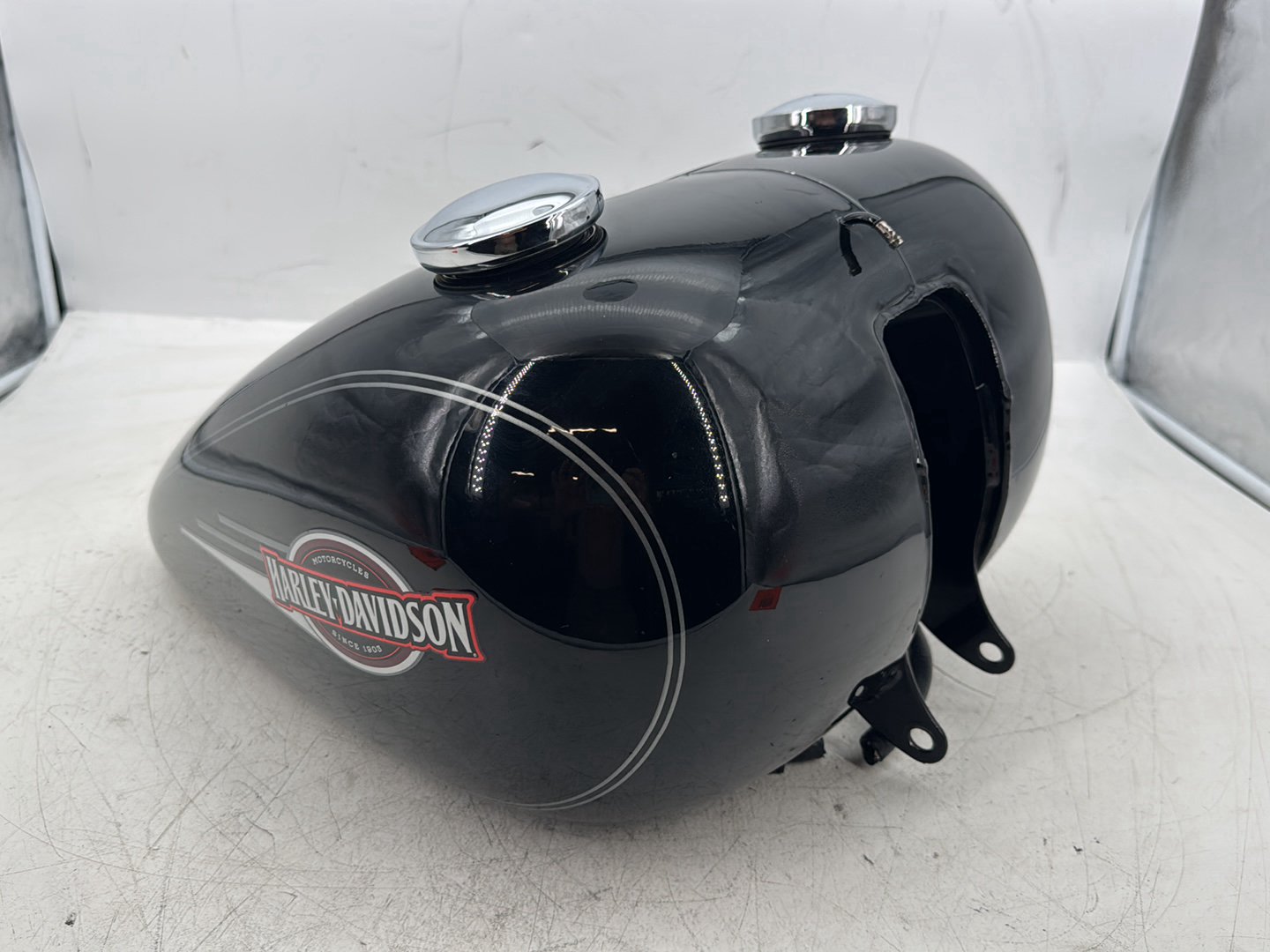 2007 Harley Softail Heritage Classic FLSTC OEM Fuel Gas Tank Gasoline Reservoir