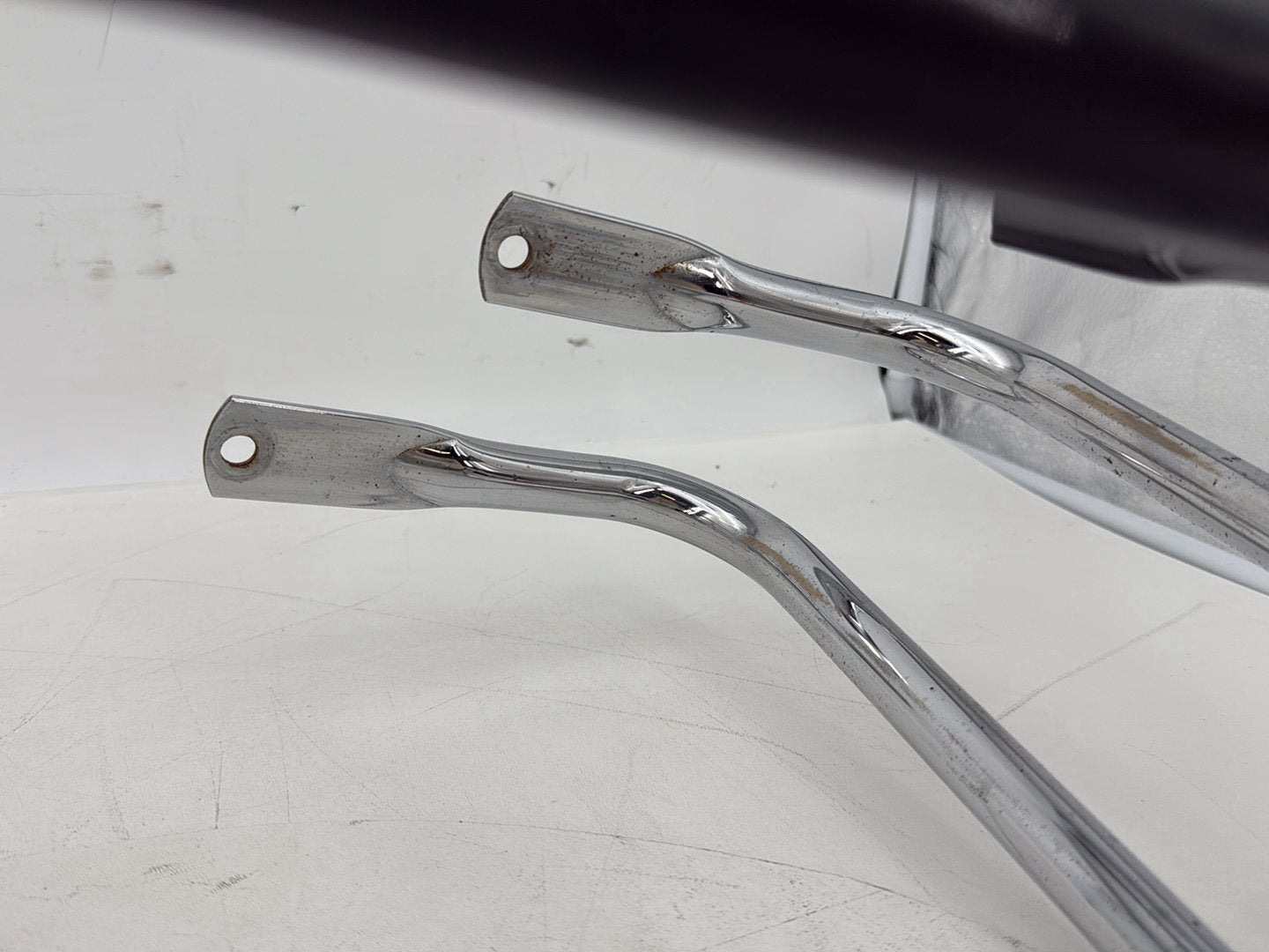 1999 - 2006 Harley-Davidson Touring Electra Glide Rear Right Saddlebag Guard Rails Bar 49193-93