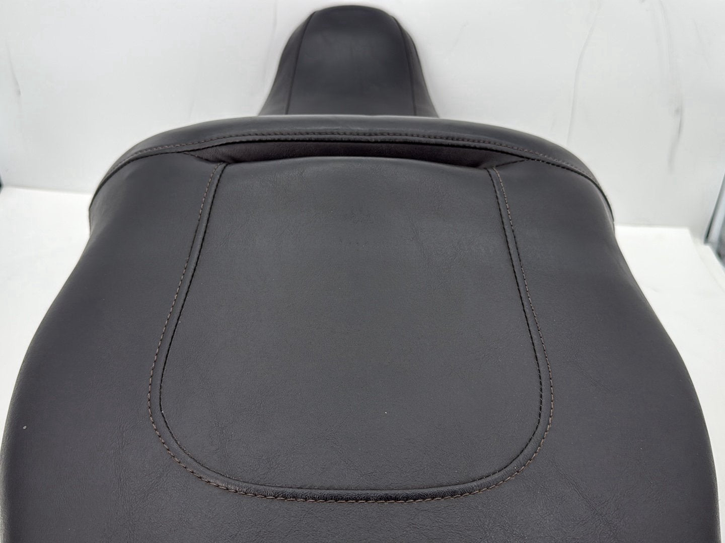 2008 Harley Touring FLHTCU Electra Glide Ultra OEM Passenger Rider Driver Seat Saddle